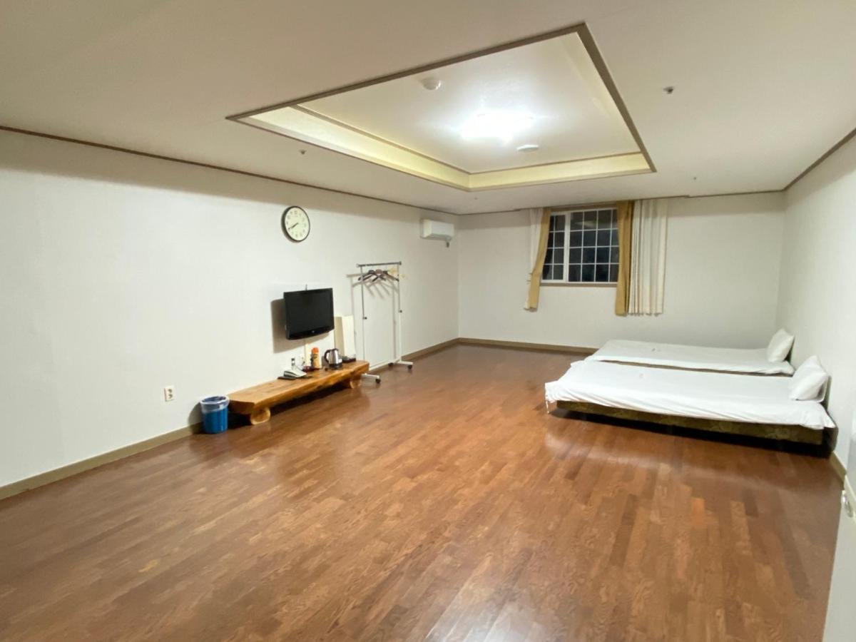 อาร์บอน รีสอร์ต Hotel เมืองเชจู ภายนอก รูปภาพ