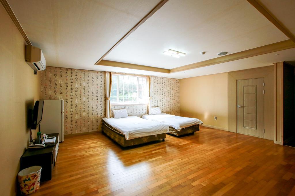 อาร์บอน รีสอร์ต Hotel เมืองเชจู ภายนอก รูปภาพ
